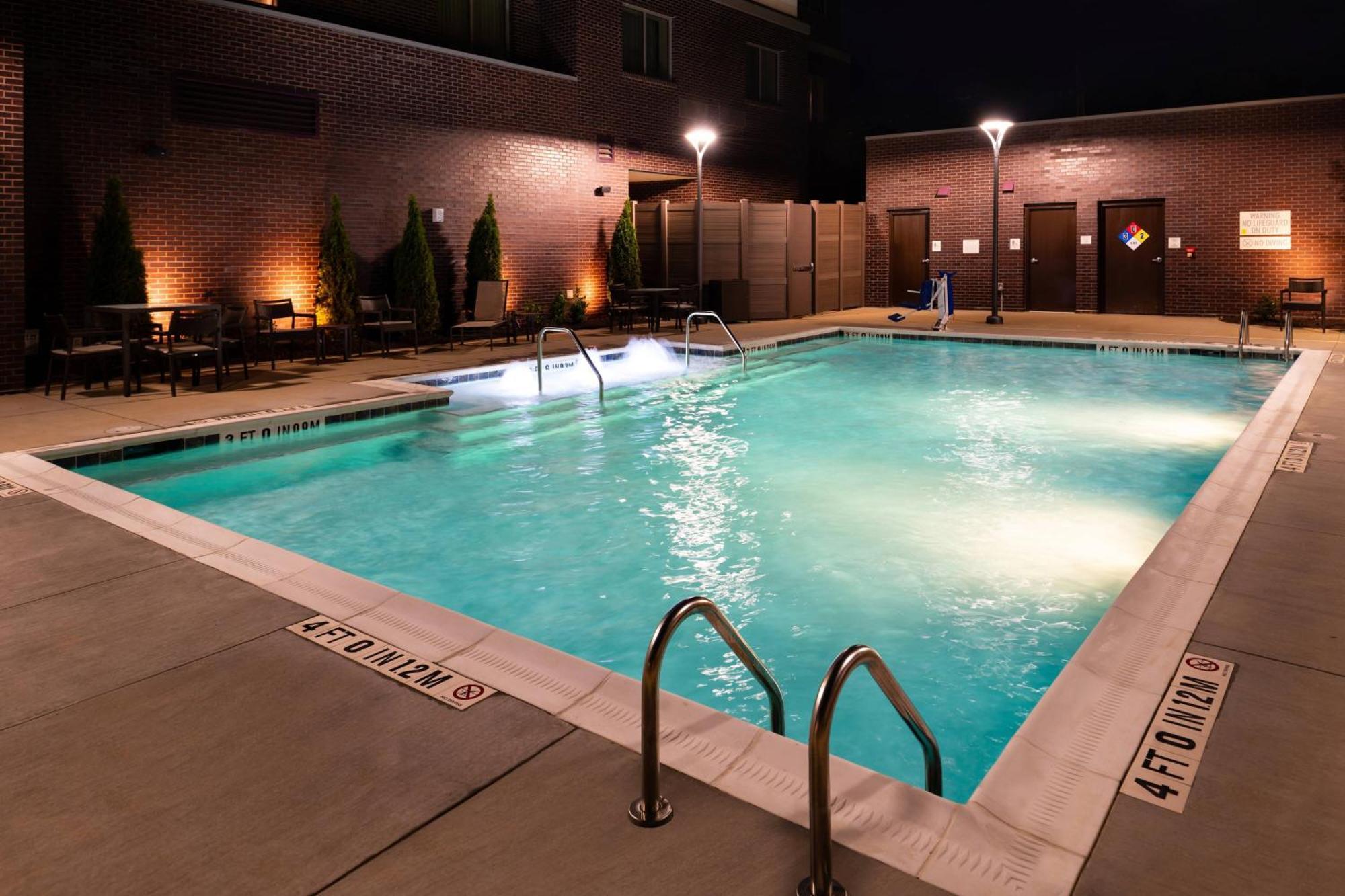 Courtyard By Marriott Charlotte Northlake Eksteriør bilde